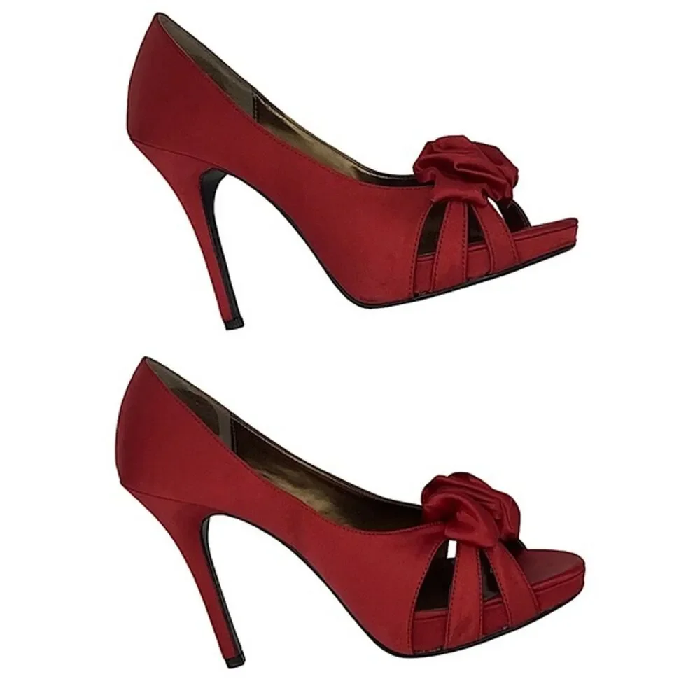 Kelly & Katie Red Satin Peep Toe Heels Rosette Detail, Size 7.5 - Picture 3 of 7